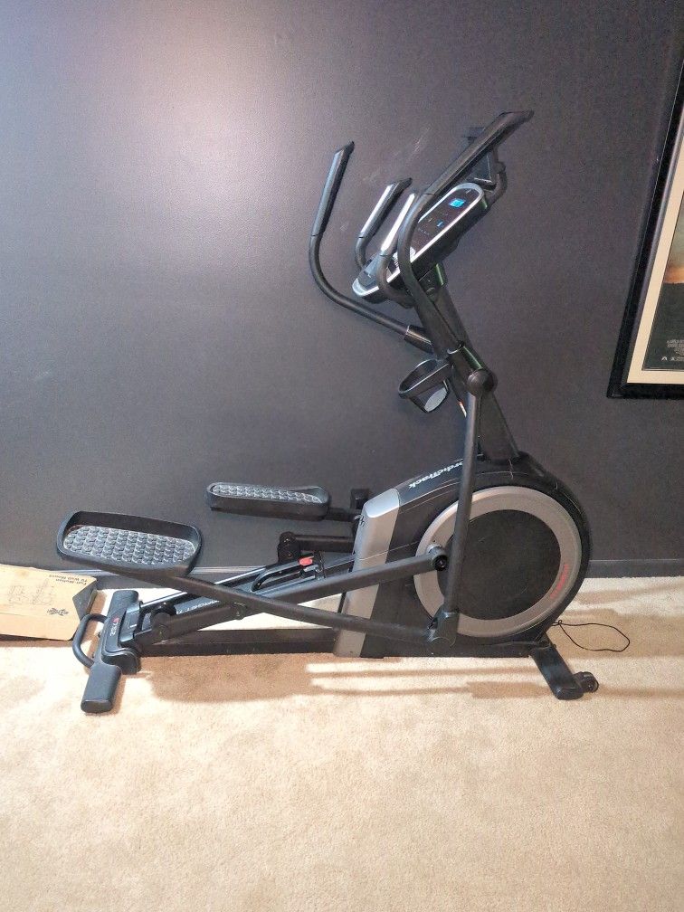 Nordic Track E7. 52 Elliptical