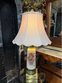 Beautiful porcelain hand, painted Antique brass base, stunning table lamp