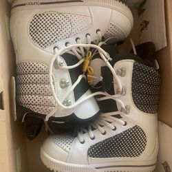 Women’s Snowboarding Boots Size 9