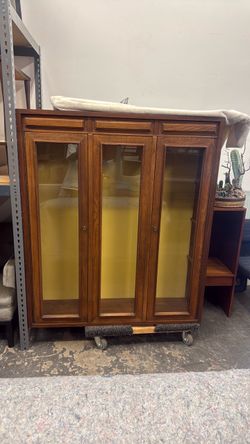 FREE GLASS CASE HUTCH TOP