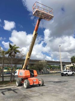 60’ Straight Boom Lift - JLG 600s