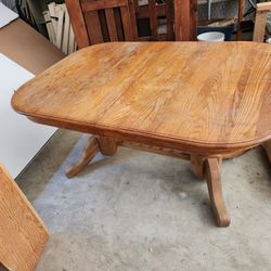 Oak Table W/ Expansion Leaf And 6 Chairs 