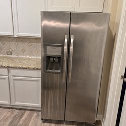 Frigidaire Large Capacity Fridge