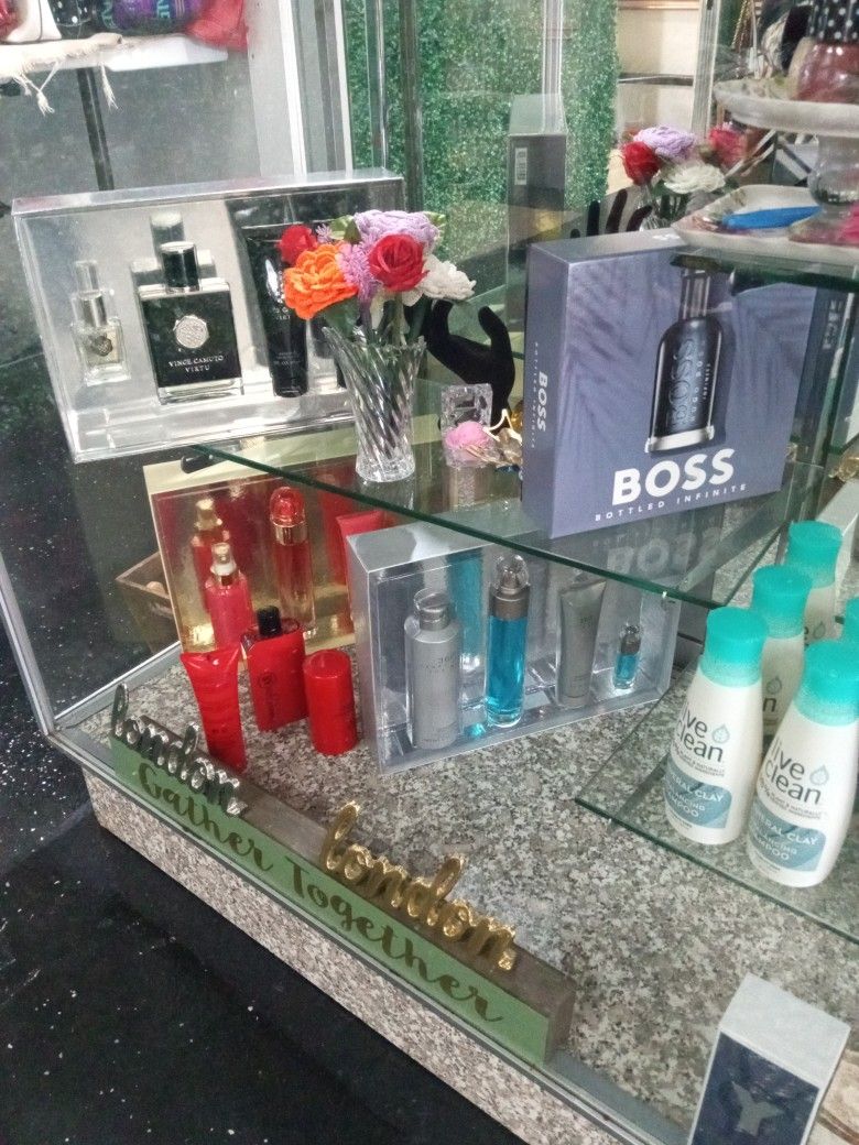 Cologne's An Perfumes.. 5$-20$  Purses. And Accessories. All 5$ To 20l