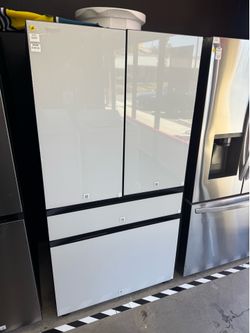 Samsung Bespoke White Glass Refrigerator - COUNTER DEPTH