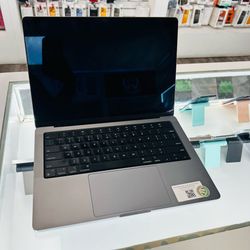 MacBook Pro 14 in 2021 M1 Pro 16 gb ram 1TB