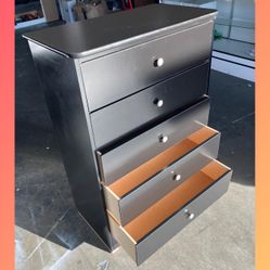 Dresser/ Five drawers dresser
