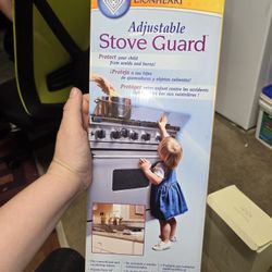 BRAND NEW STOVE GUARD NEVER USED IN BOX SEE ALL PICS