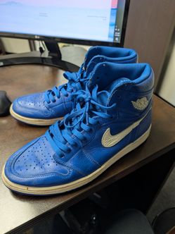 Nike Air Jordan 1 retro hyper royal lightly worn size 11