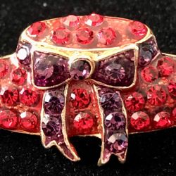 Vintage Red Hat Society Glass & Metal Brooch Pin