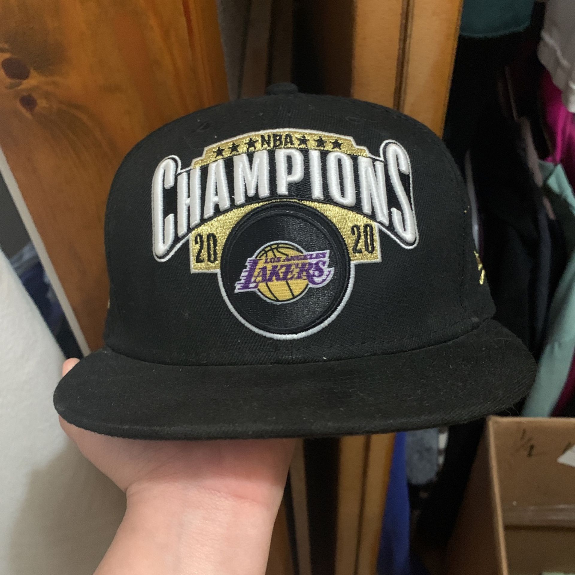 Champions lakers hat