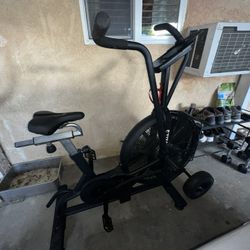 TITAN Fitness Air bike