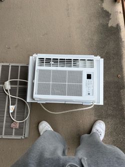 GE 6,000 BTU Window Air Conditioner – Like New (Used Once)