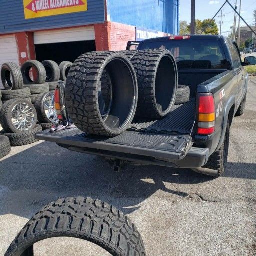 26 Mud Tires 33-12.50 -26 $1000