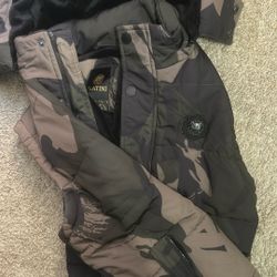 Camo Plantini No Sleeve Hoodie With Velvet Material 