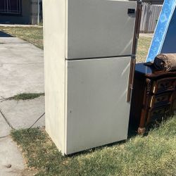 free Refrigerator, king size bed dresser mirror, Area rug 