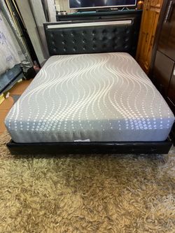 Queen Platform Bed Frame with Mattress