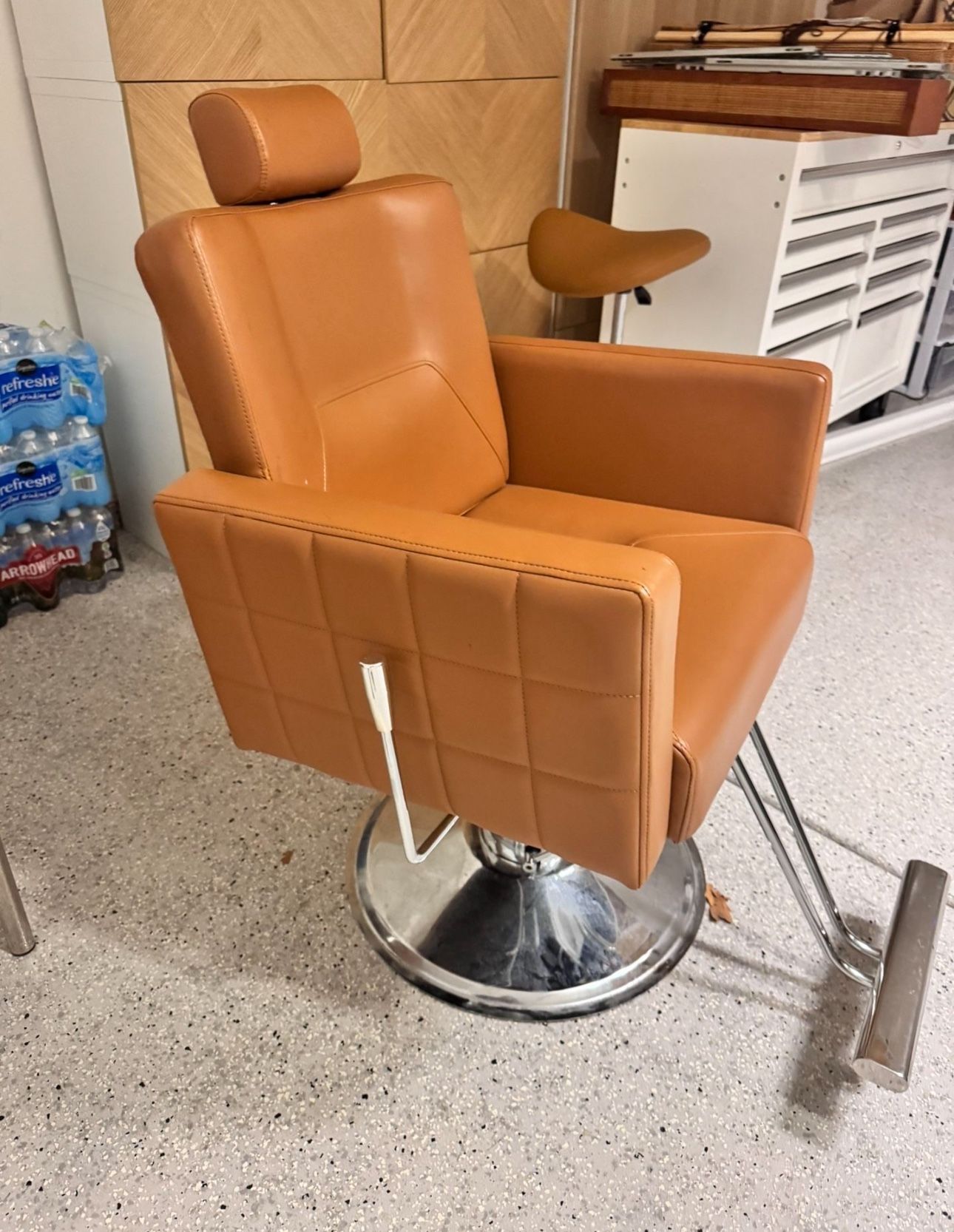 Reclining Salon Chair