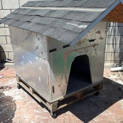 Free   Large Hand, Build Dog House Good Condition