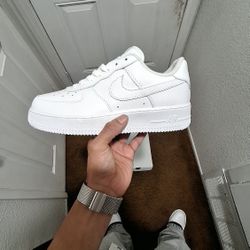 White AIR FORCE ONE