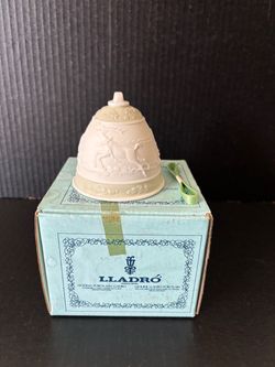 Vintage 1988 LLADRO Christmas Bell