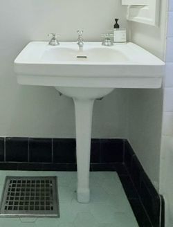 Antique sink pedestal