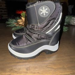 Snow boots - Toddler Size 5