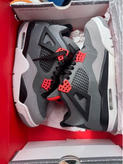 JORDANS 4S SIZE 8