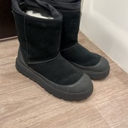 Men’s Uggs Size 12 