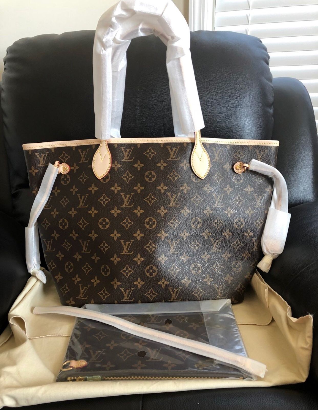 Louis vuitton neverfull bag in monogram