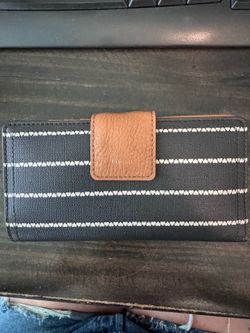 Fossil woman’s wallet