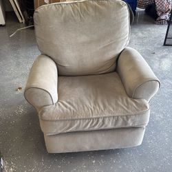  Recliner. Excellent condition. Light gray.