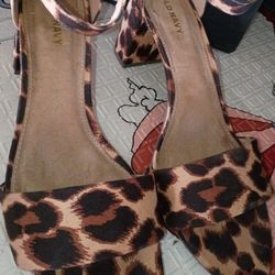 Women's shoes