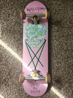 Skateboard Welcome - Pink & Skull