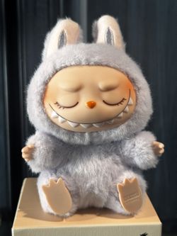 ZiZi HAS Labubu