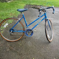Free Spirit Dynasty Road bike
