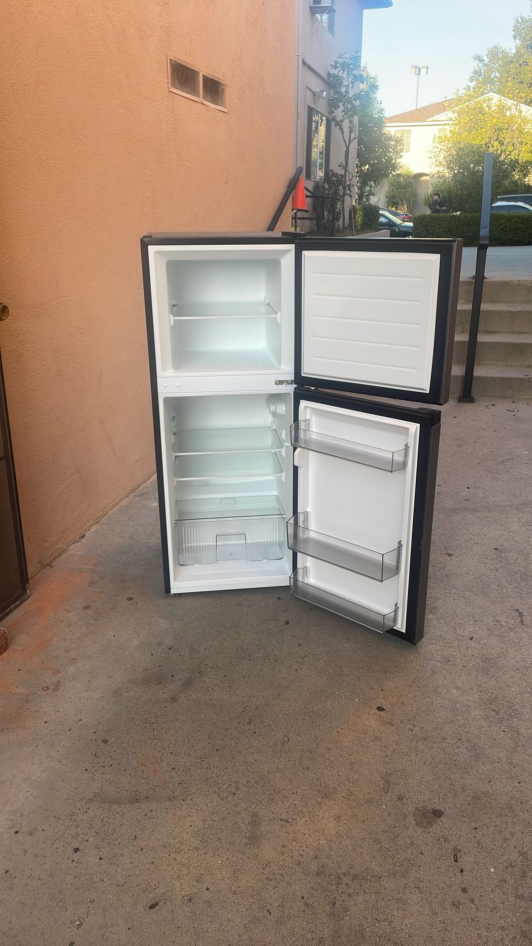 Small Mini Fridge