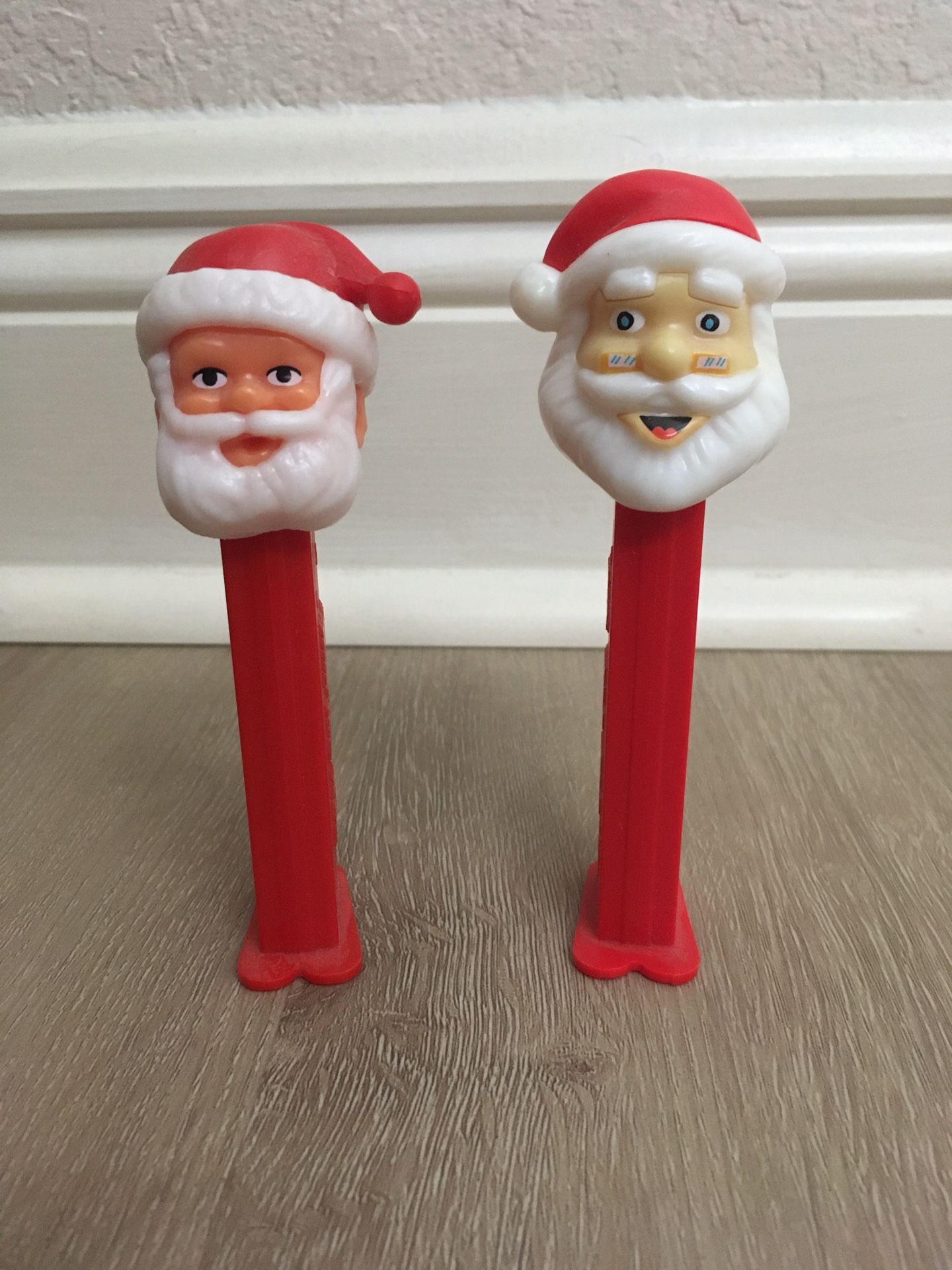 PEZ Dispensers Santa Claus Set Of 2 With Feet