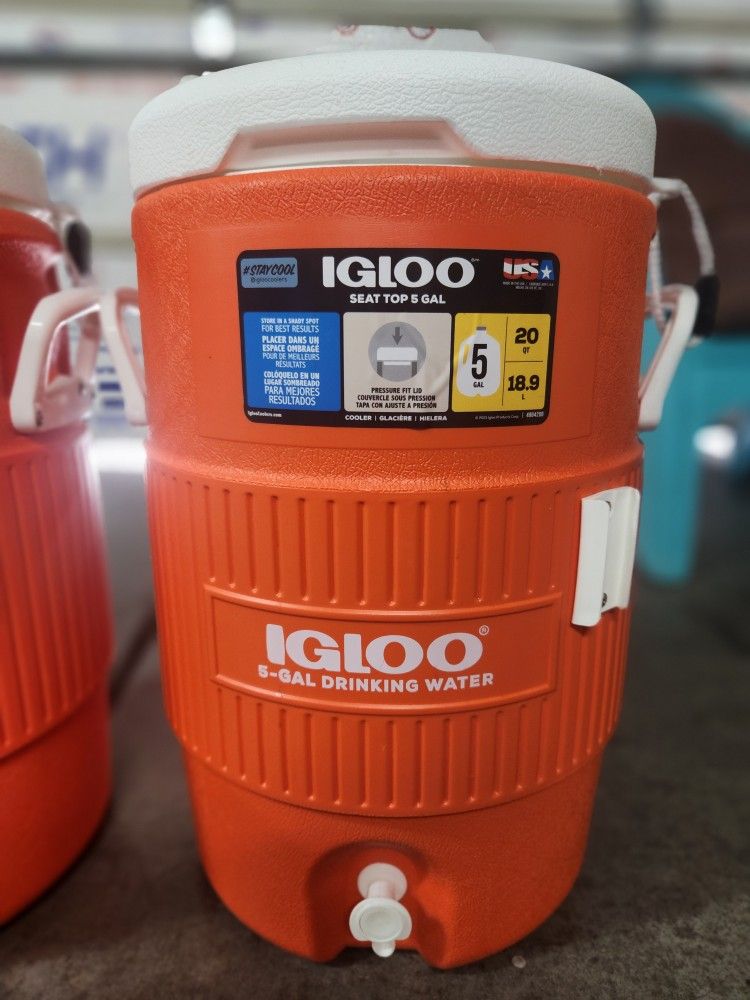 Igloo Drink Cooler