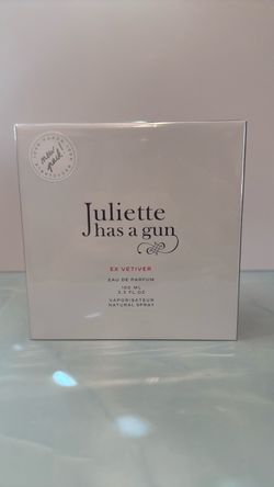 Juilled has a gun  ex vetiver perfume