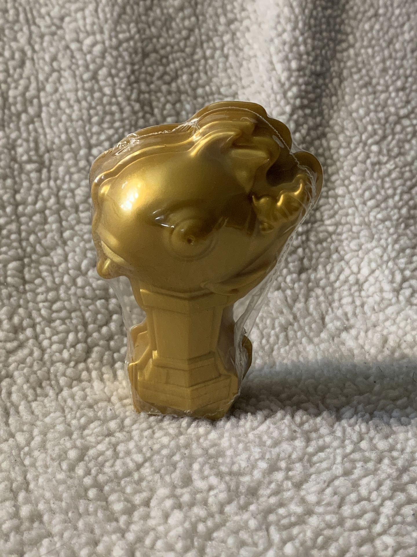 Fortnite Mythic Goldfish Trophe NIP