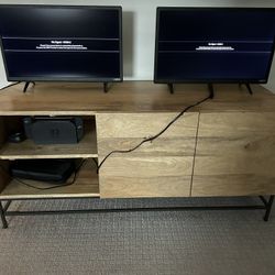 2 TVs / Gaming Monitors 24” Vizio