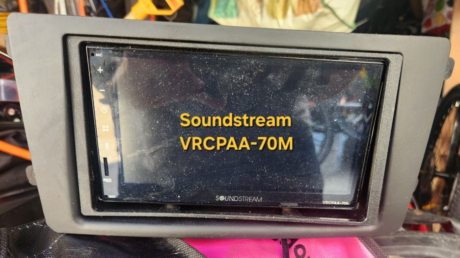 Double DIN Head Unit Soundstream VRCPAA-70M Car Stereo