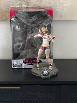 Suicide Squad Harley Quinn Statue