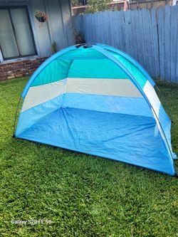 Beach Cabana Tent, 7'9"' W X 4'4" H X 4'3"D EX COND