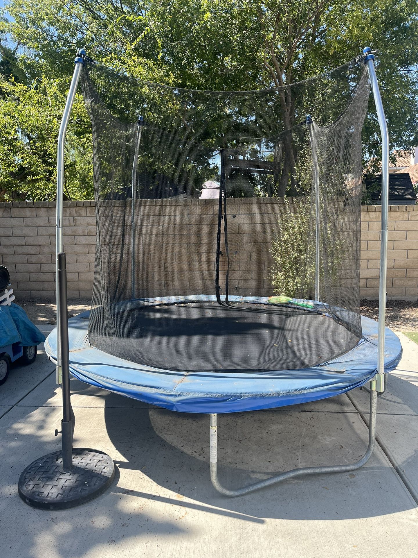 8 Ft Outdoor Round Trampoline