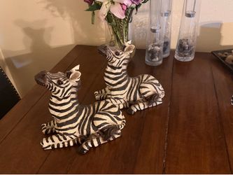 Zebra statues