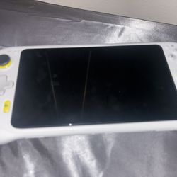 Logitech Cloud Gaming Handheld