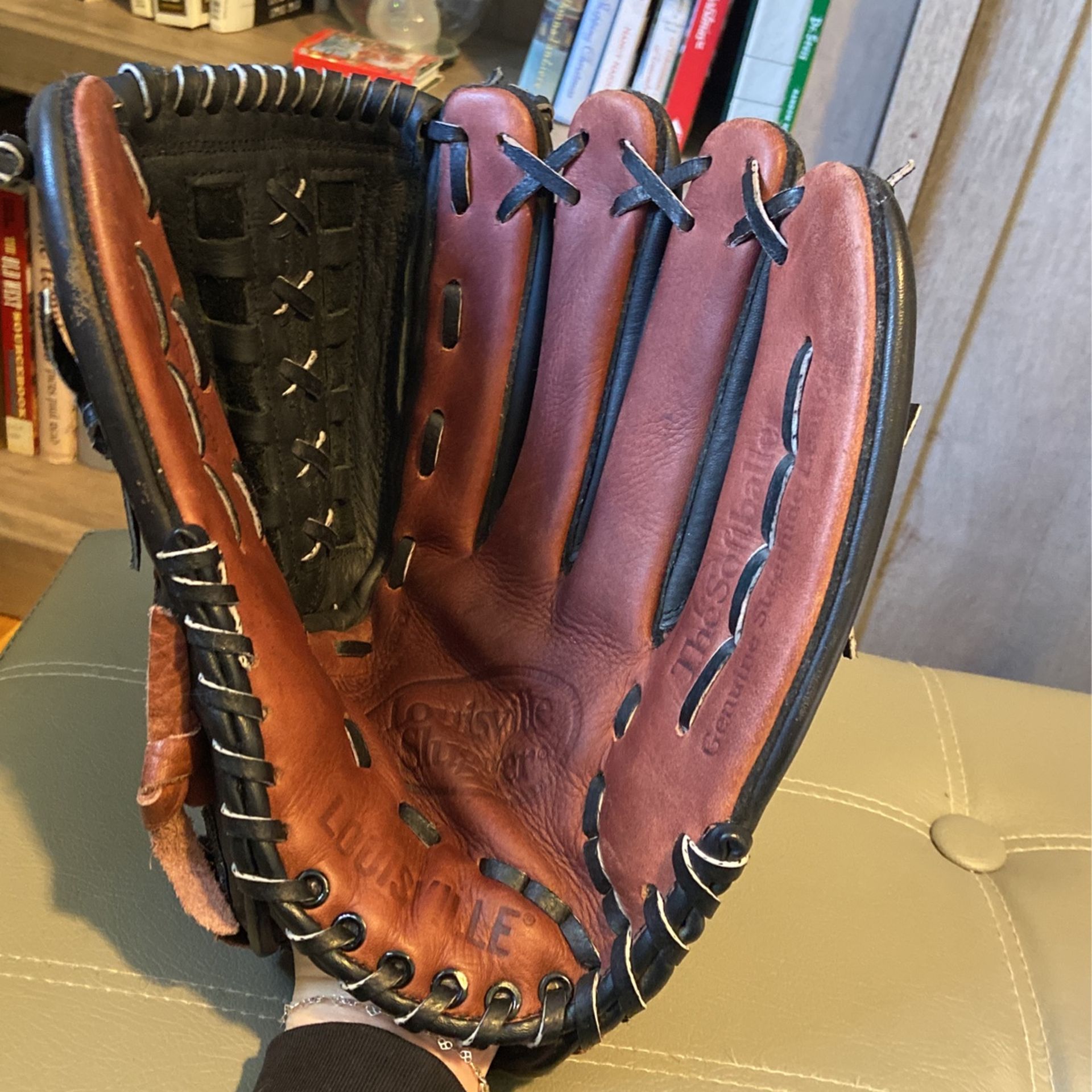 Louisville Slugger The Softballer 13.5” Softball Glove