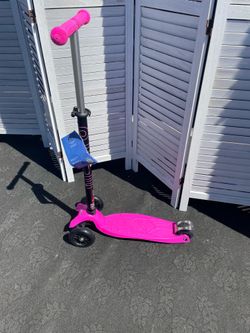 Micro Maxi Deluxe Kick Scooter
